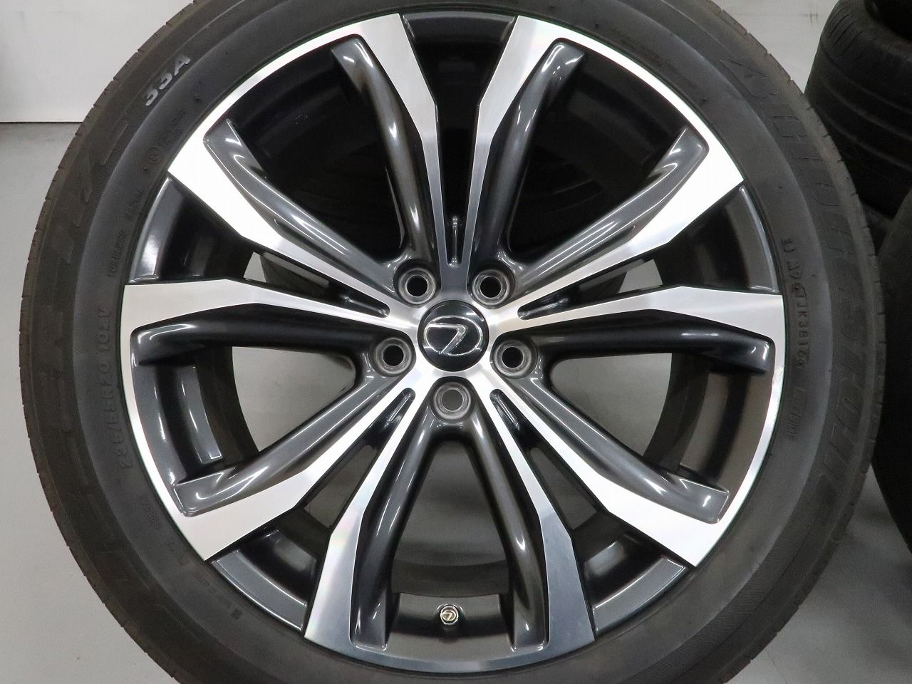 4本 レクサス RX 20系 バージョンL 純正 20インチ 8J +30 114.3 ラジアル タイヤおまけ BRIDGESTONE DUELER H/L 33A 235/55R20 450h 300 4本 レクサス RX 20系 バージョンL 純正 20インチ 8J +30 114.3 ラジアル タイヤおまけ BRIDGESTONE DUELER H/L 33A 235/55R20 450h 300
