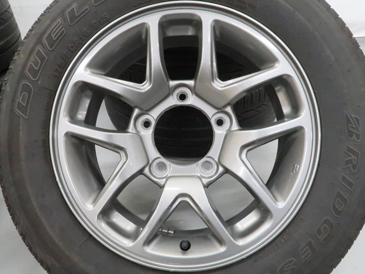 4本 スズキ ジムニー JB64W 純正 16インチ 5.5J +22 5H PCD139.7 ラジアル BRIDGESTONE DUELER H/L 2024年 175/80R16 JB23W AZオフロード