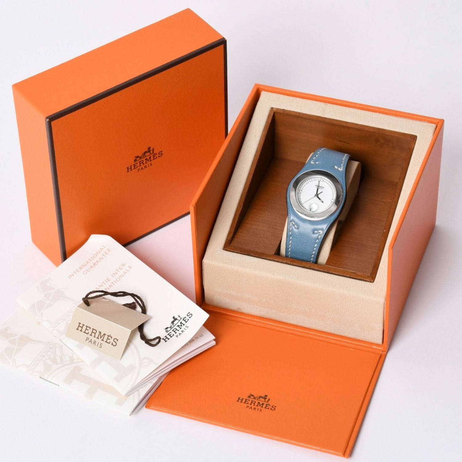 極美品 HERMES エルメス アーネ HA3.210 ステンレススチール×レザー ブルー ◻︎I刻印 クオーツ アナログ表示 白文字盤 腕時計 中古 4a001796