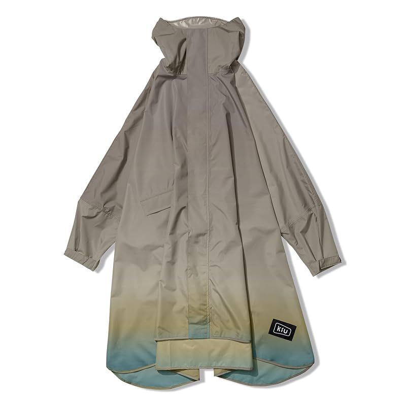 【新品】 KiU キウ ニュースタンダード レインポンチョ RAIN PONCHO 豪雨対応 雨対策 大雨 台風 梅雨 防災 レインコート ポンチョ 雨具 雨ガッパ 雨合羽 はっ水 撥水 防水 袖付き 収納袋 ポケット アウトドア フェス かわいい おしゃ 0