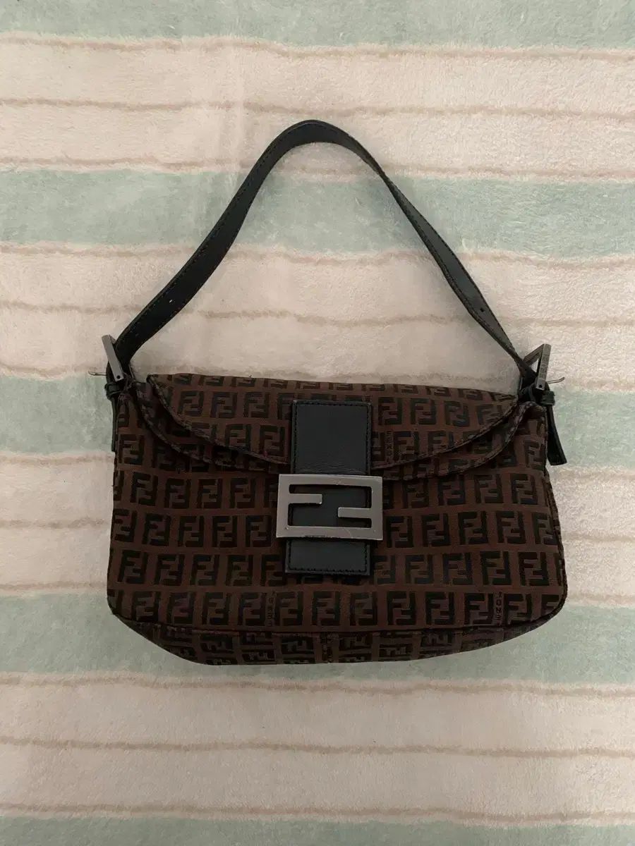 フェンディ バゲット バッグ 正規品