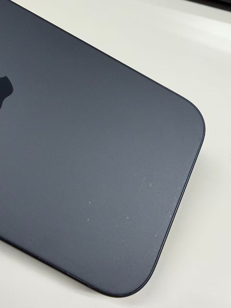 【超美品・バッテリー96％】Apple iPhone15 128GB ブラック 極美品 電池96%SIMフリー iPhone15 128GB ブラック - メルカリ