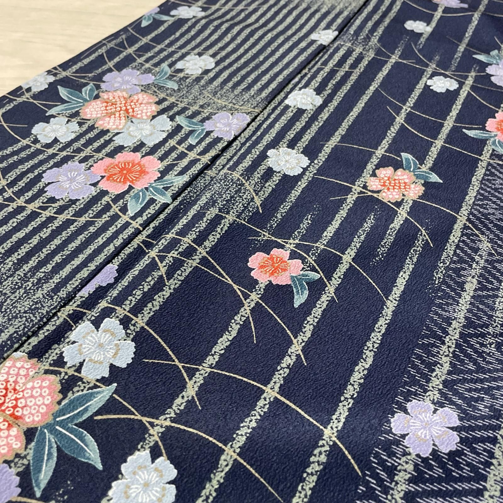 小紋 縞模様に桜 紗綾形 着物 化繊 X-1490 - メルカリ