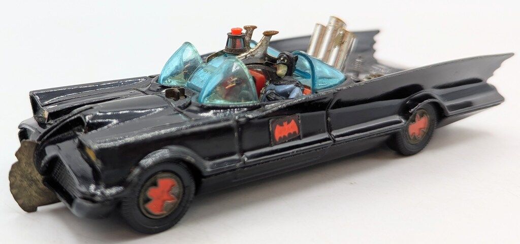 CORGI ROCKET FIRING BATMOBILE CORGI TOYS 267 ROCKET FIRING BATMOBILE