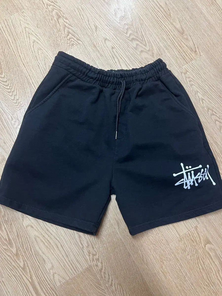 STUSSY ハーフパンツ