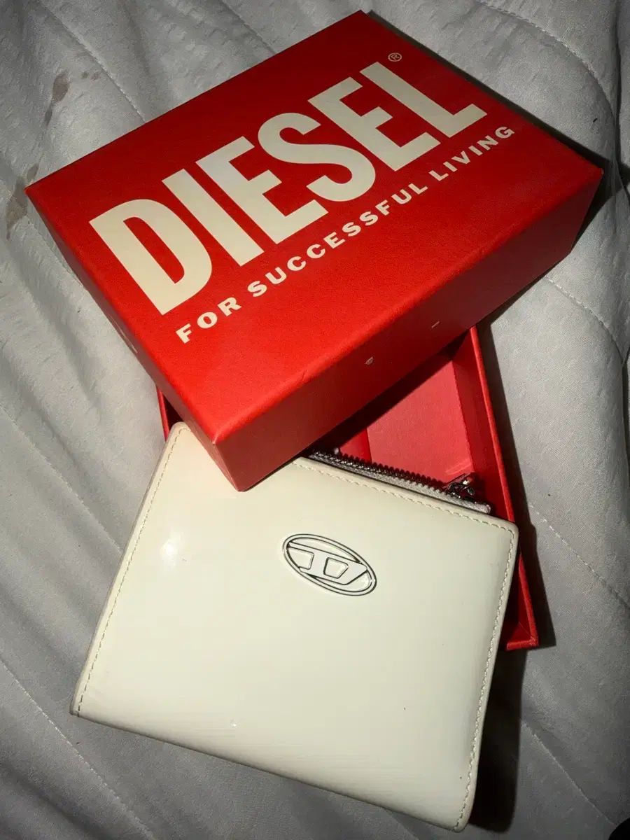 DIESEL 白財布