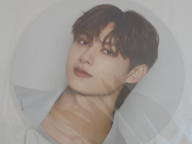 韓流 SEVENTEEN JUN ジュン INCOMPLETE うちわ 中古品