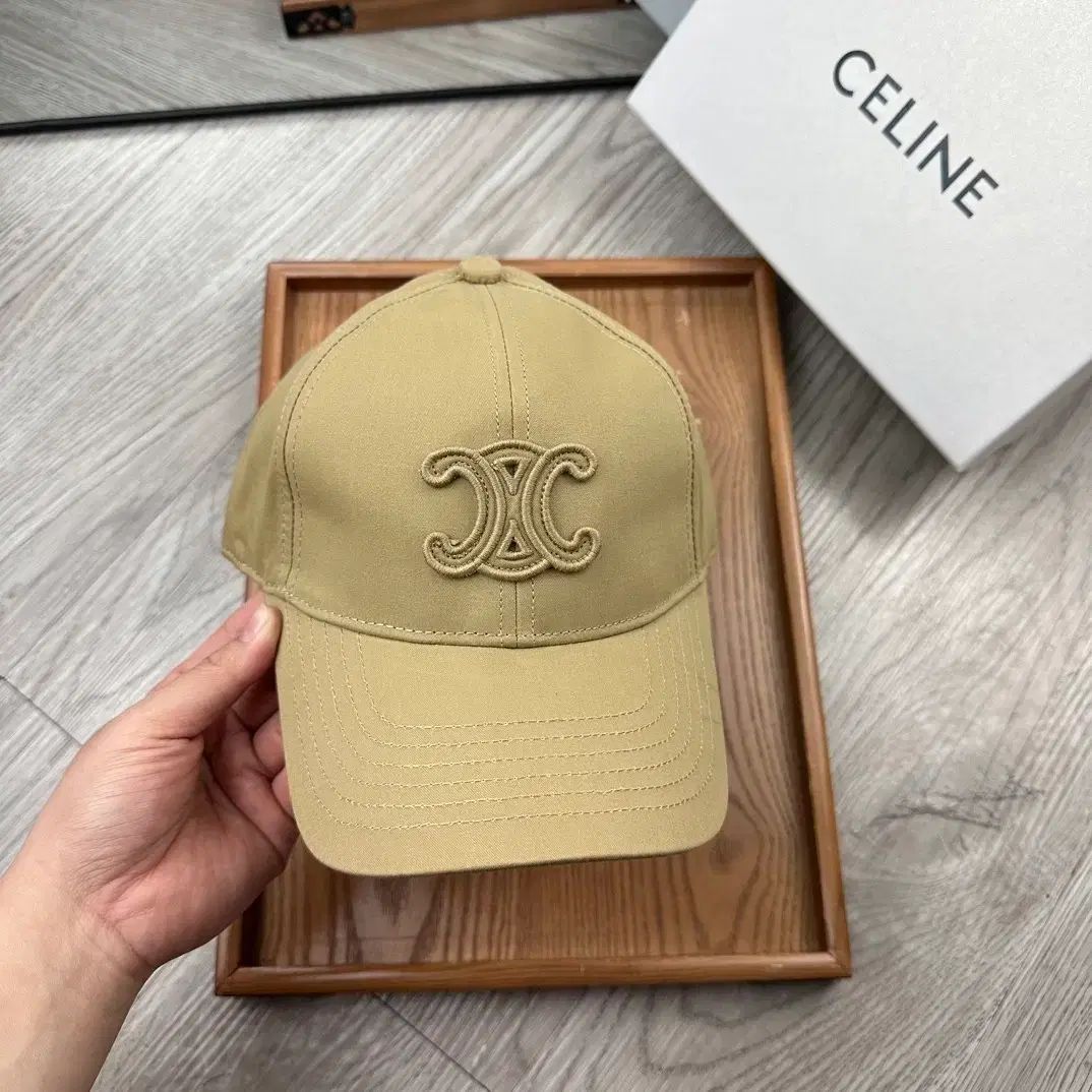 Celine セリーヌ ベースボールキャップ M サイズ 未使用 新品