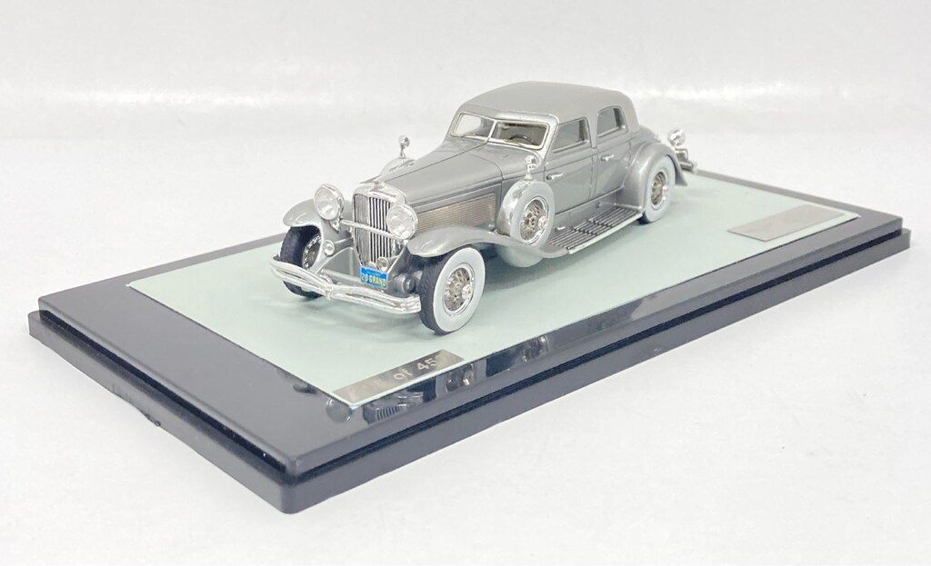 Great Lightning Models 1/43 Duesenberg SJ Rollston Arlington Torpedo Sedan grey