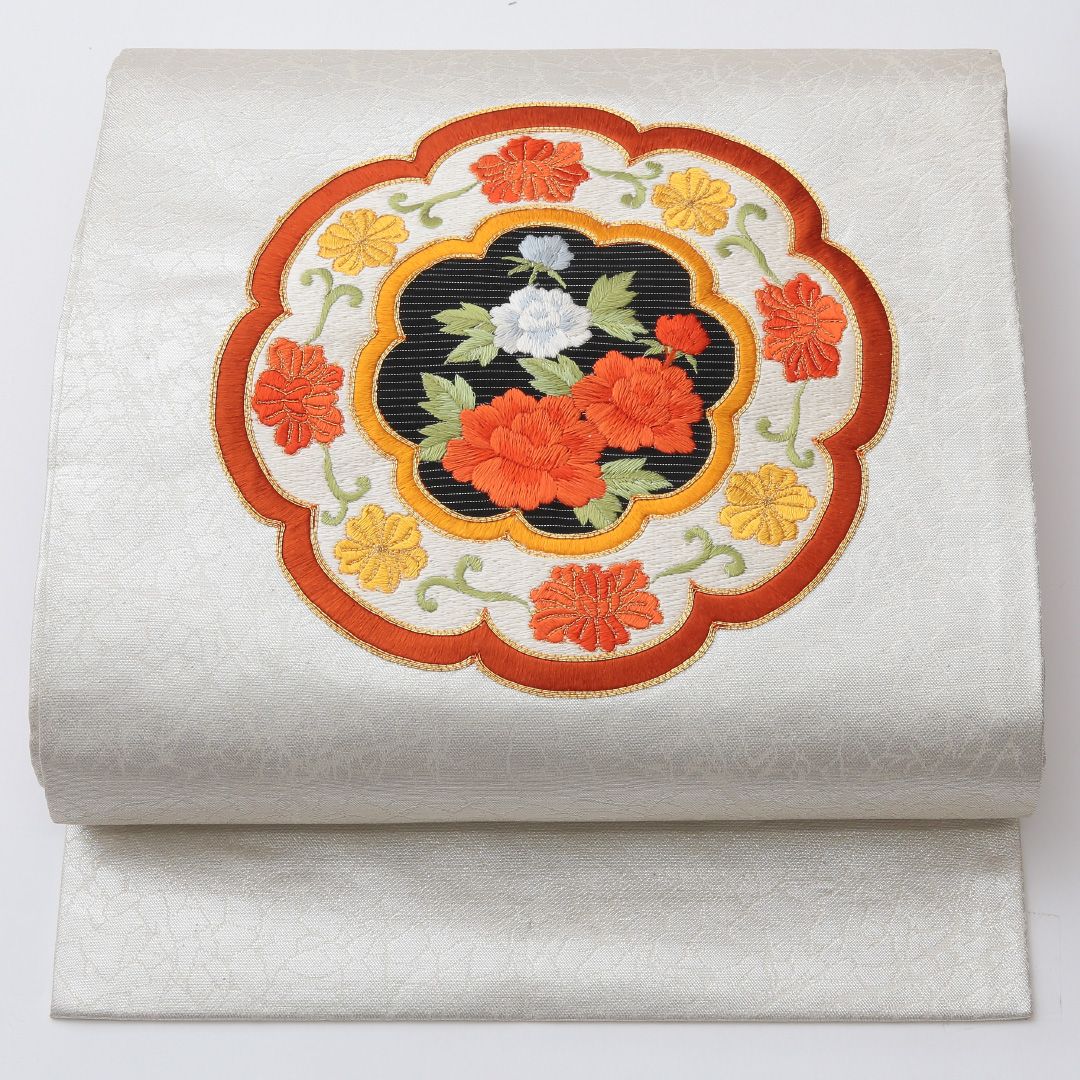 特価！九寸名古屋帯 帯丈345cm 正絹 ポイント柄 名古屋仕立て 織り セミフォーマル 刺繍 金駒刺繍 雪輪 牡丹 銀系 RP 1245-02029
