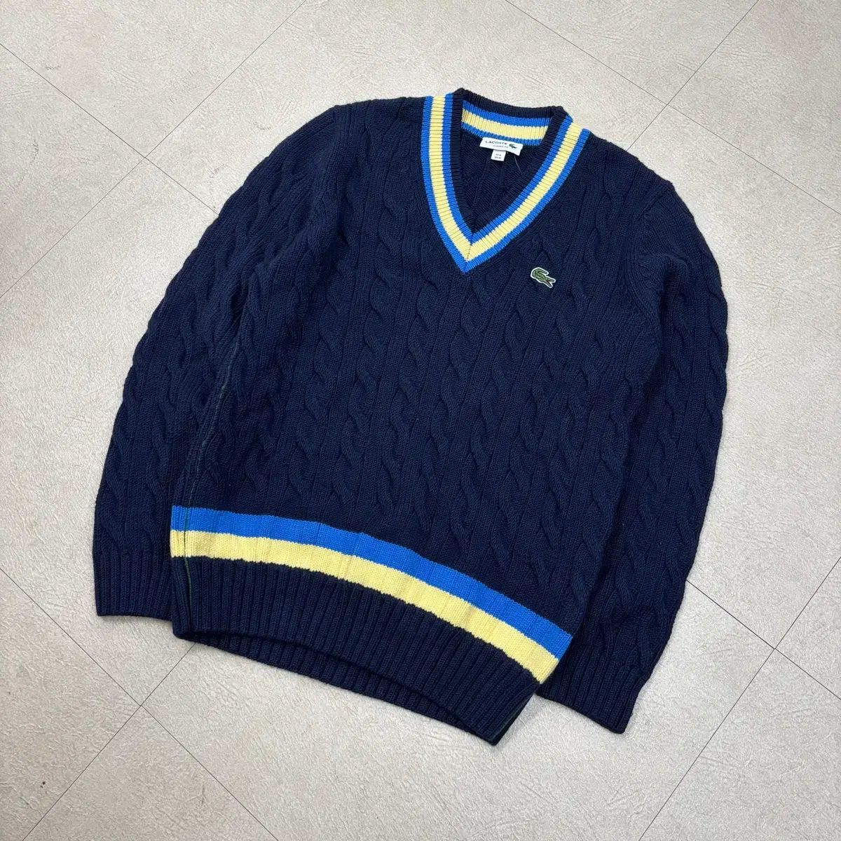 LACOSTE ラコステ Vネック スモールロゴ ケーブル ニット
