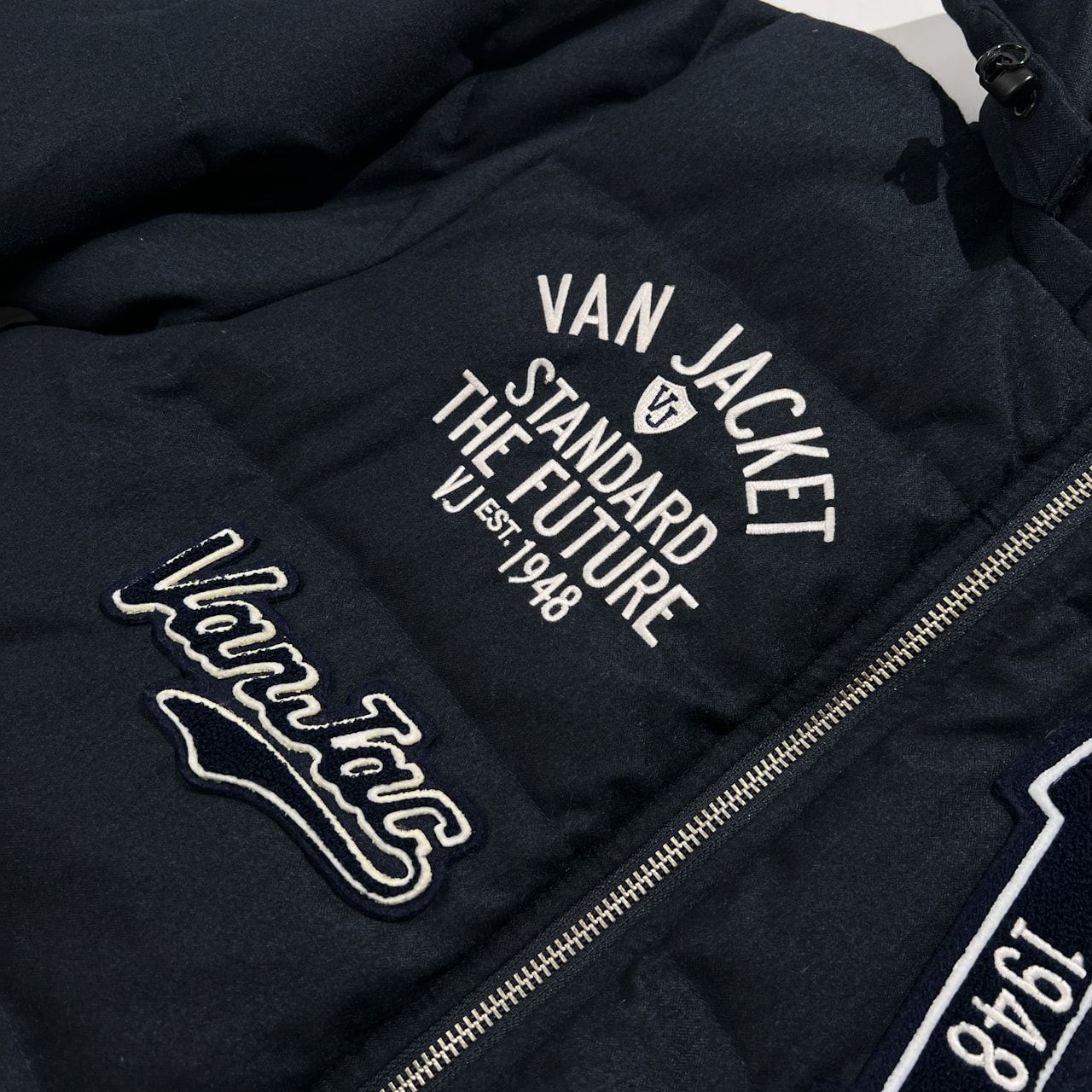 美品 VAN JAC Classics ヴァンヂャケット ワッペン刺繍 フード付き