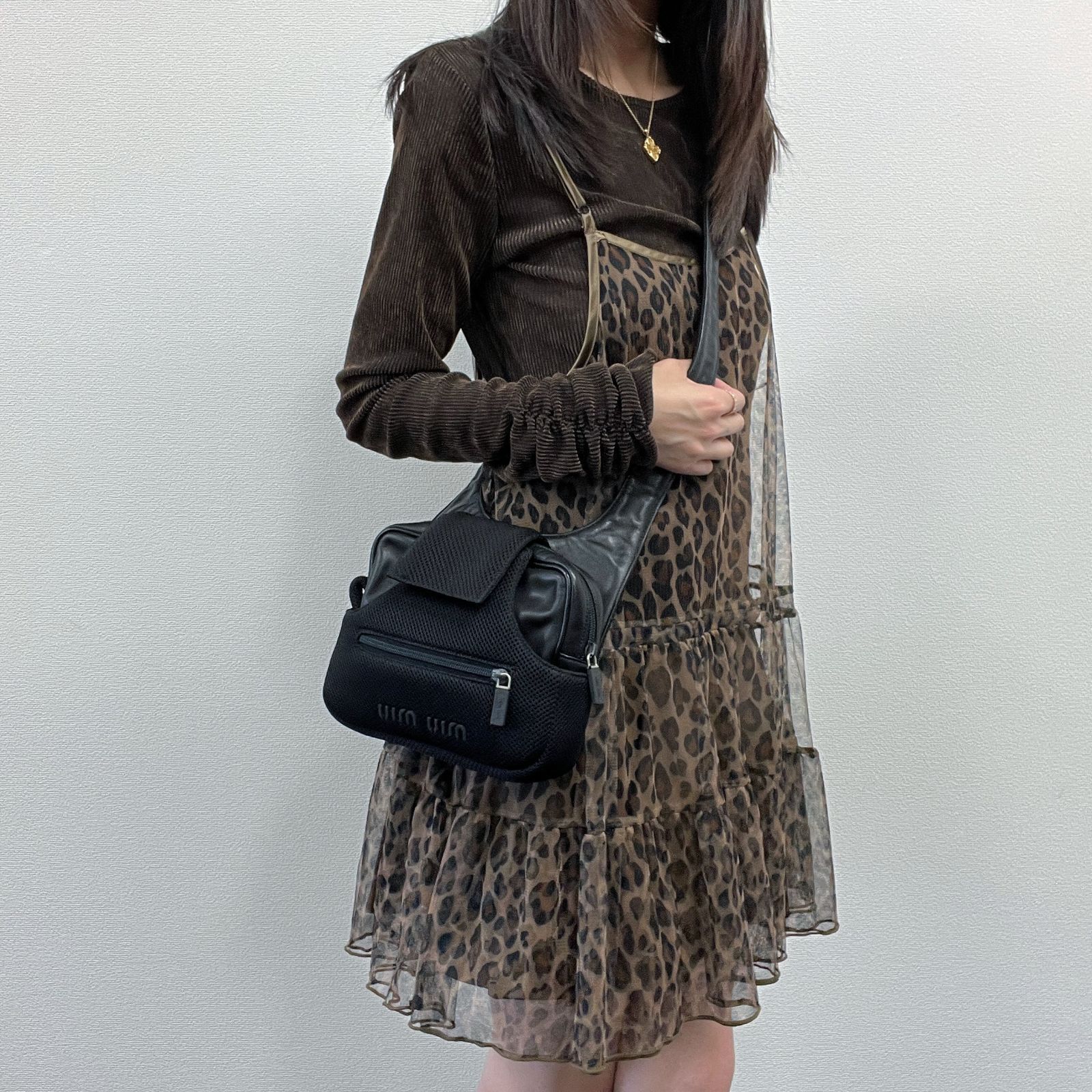 【中古】MIU MIU ミュウミュウショルダーバッグ ブラック メッシュ レザー ヴィンテージ レディース【中古美品】HIBUOCHI VINTAGE hboc260504a11
