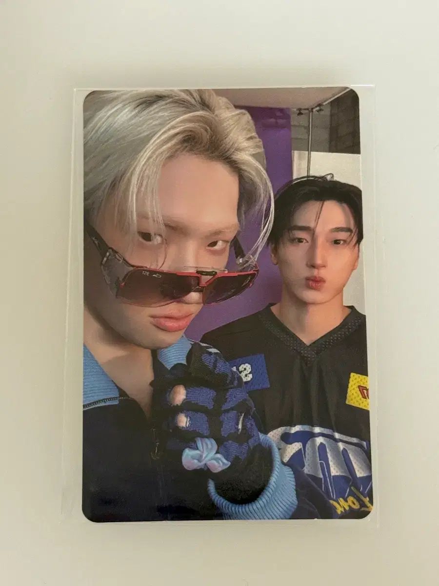 ATEEZ（エイティーズ・アチズ）アニメTシャツ 2週目 入場 トレカ