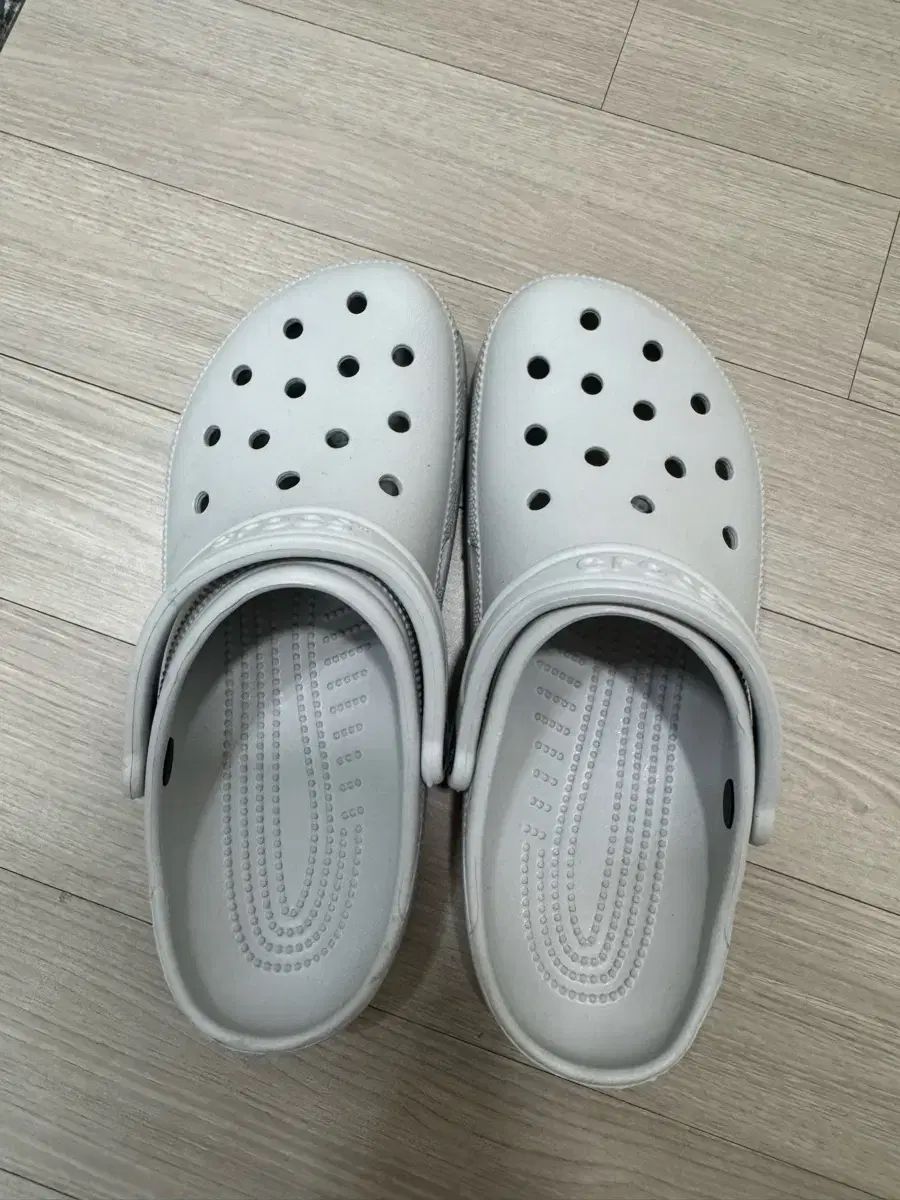 Crocs クラシック クロッグ グレー
