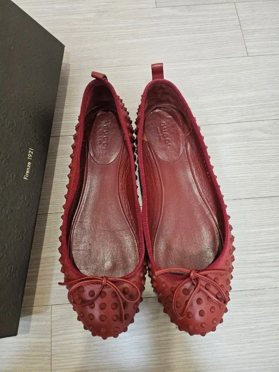 グッチフラットシューズ