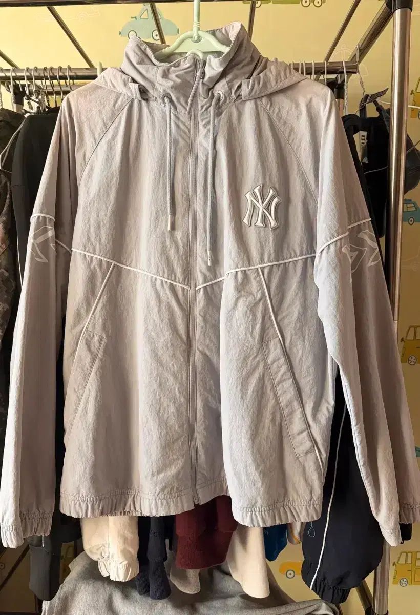 MLB ウィンドブレーカー 出品