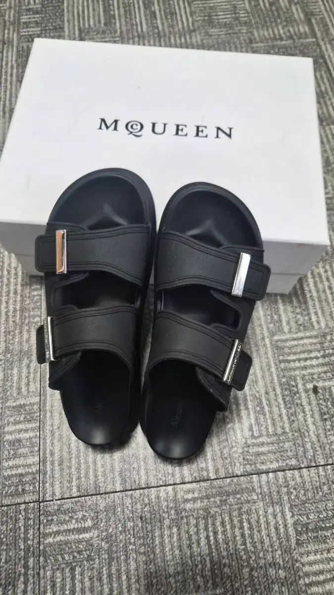 Alexander McQueen サンダル ブラック 40サイズ (正規品)