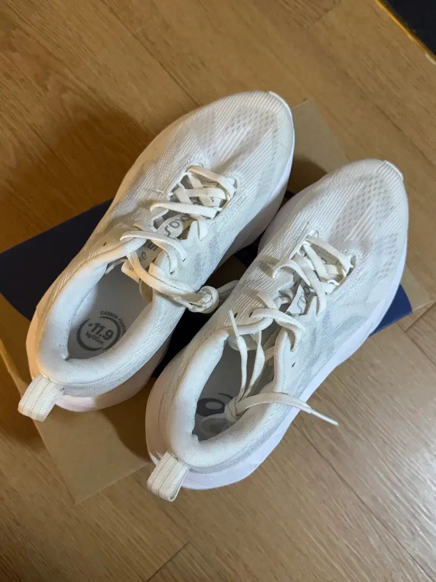 アシックス ノヴァブラスト5 235