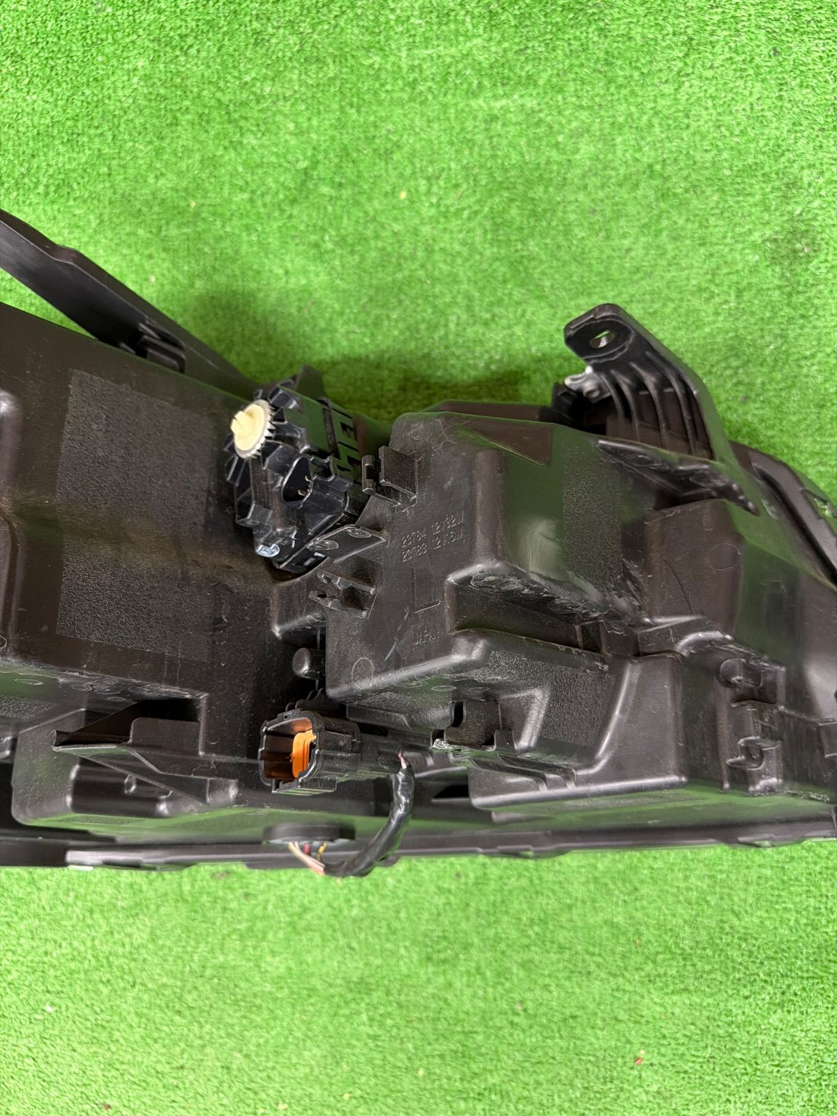 日産 セレナ C27 純正 左側 ヘッドライト KOITO 100-23784 (964