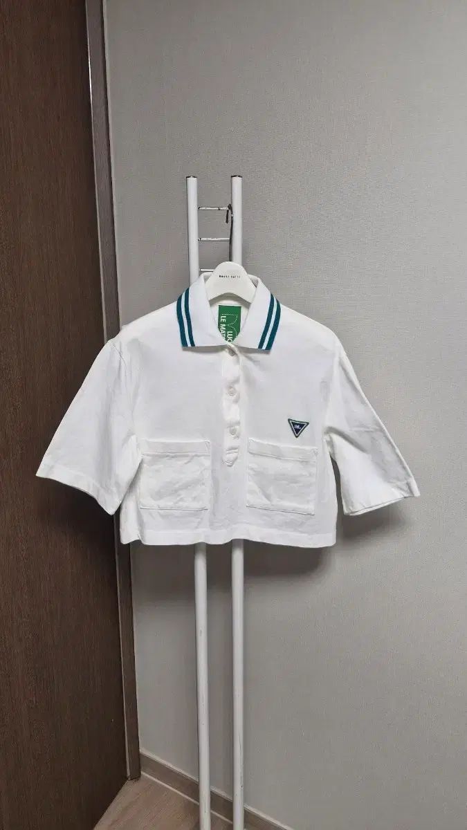 ラッキーミルシェ (free) 白 カラクロップドTシャツ