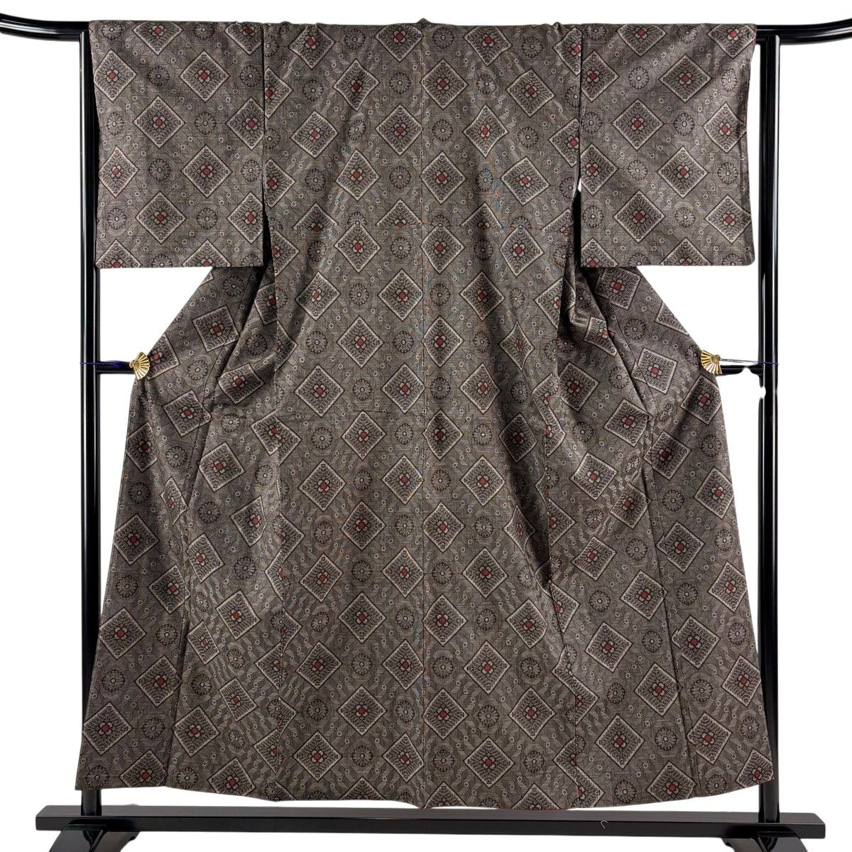 【美品】 紬 身丈154cm 裄丈65.5cm M 袷 花 幾何学模様 焦茶色 正絹 名品 【中古】