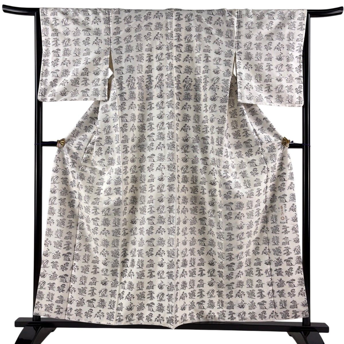 【美品】 小紋 身丈157cm 裄丈65cm M 袷 牛首紬地 落款 家屋 松竹梅 クリーム 正絹 名品 【中古】