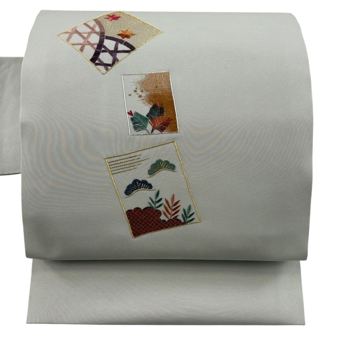 【美品】 名古屋帯 秀品 色紙 松 金銀糸 刺繍 灰色 正絹 【中古】 9,086円