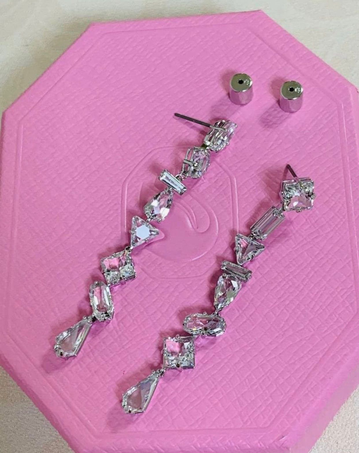 スワロフスキー Swarovski Mesmera ロングピアス - メルカリ