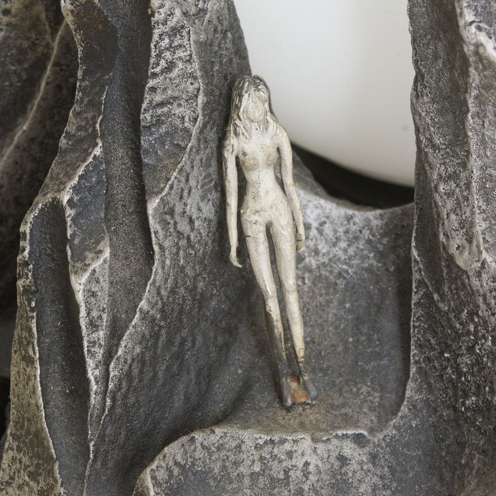 彫刻家 佐野俊郎 金属 工芸 照明 付き 彫刻作品 テーブルランプ アート 彫刻家 佐野俊郎 金属 工芸 照明 付き 彫刻作品 テーブルランプ アート