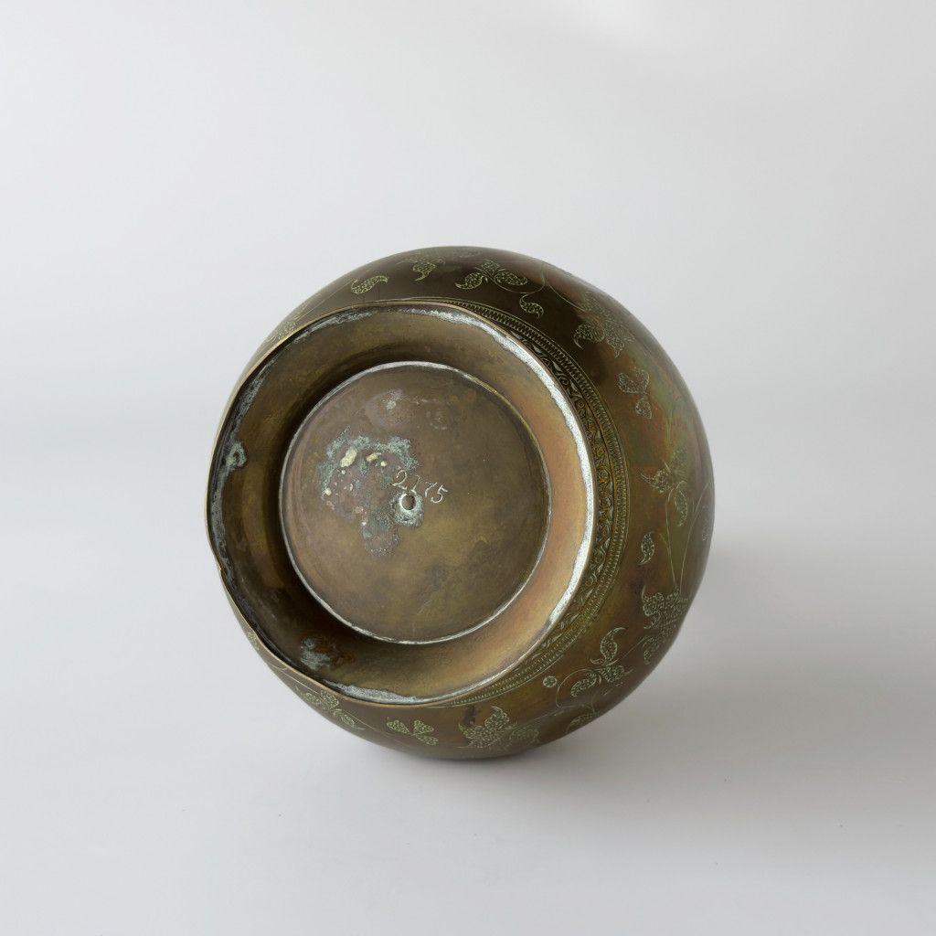 英国 真鍮 フラワーベース brass 装飾 ディスプレイ 花瓶 花器 置物