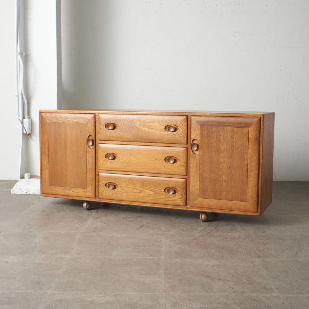 Ercol キャスター サイドボード 英国 ヴィンテージ アーコール 無垢材 エルム カップボード ローボード チェスト 木製 イギリス 75775