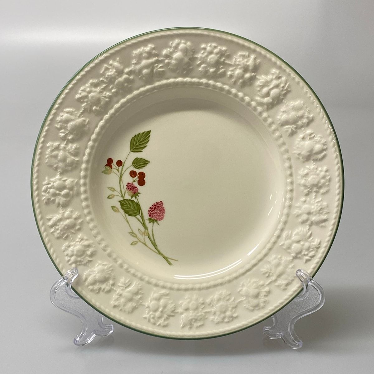 WEDG WOOD(ウェッジウッド) プレート新品同様 フェスティビティ ラズベリー 白×グリーン×マルチ