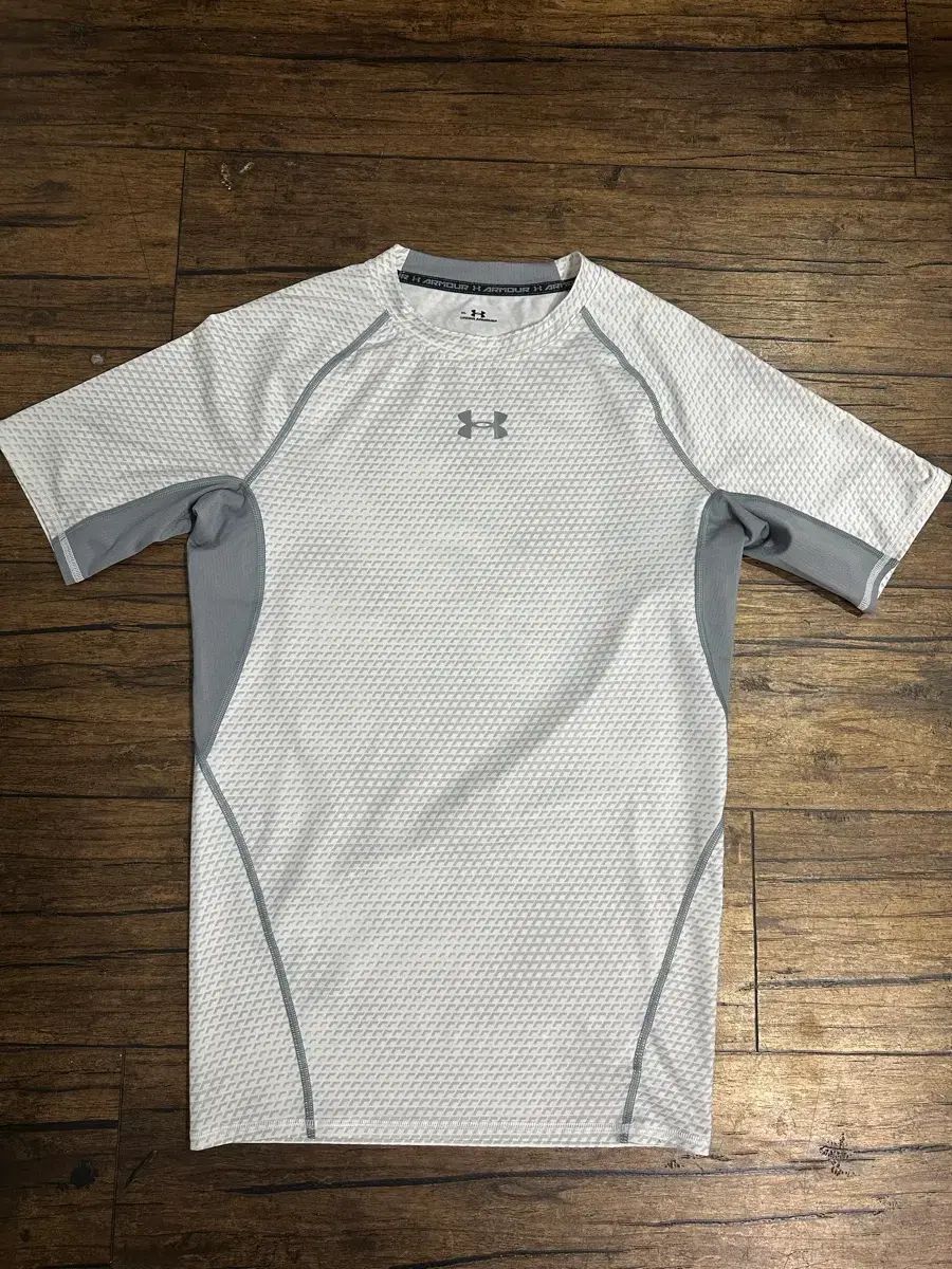UNDER ARMOUR アンダーアーマー コンプレッション 半袖 XL 日本版 新品