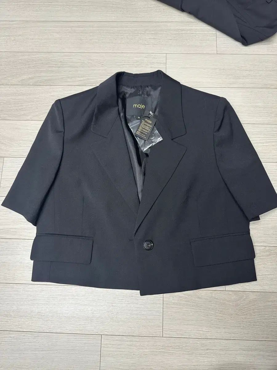 マージュ ブラック レディース ジャケット 新品 (セットアップ/トップス)