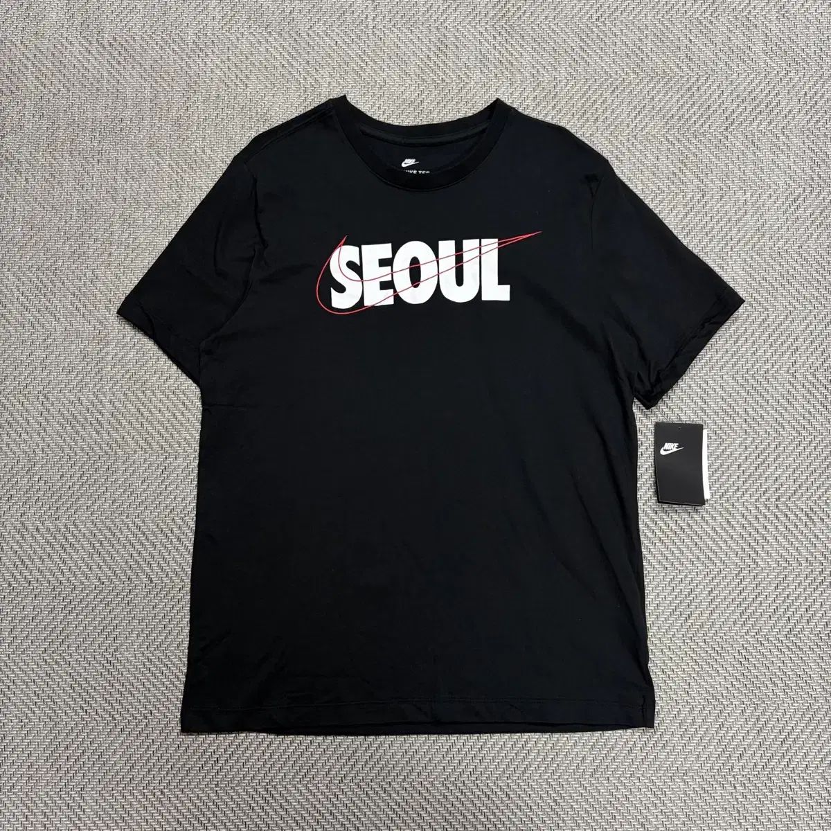 (105)ナイキ ソウル リミテッド 半袖Tシャツ 新品