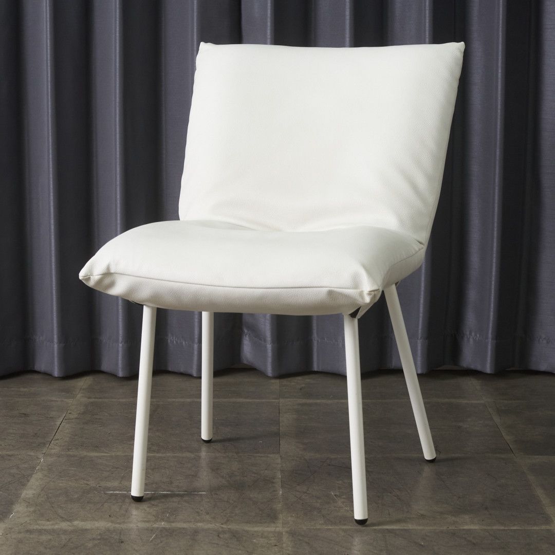 定価10万〜 Ligne Roset Calin スチールレッグ ダイニングチェア 椅子 フランス リーンロゼ カラン サイドチェア モダン 高級 98705