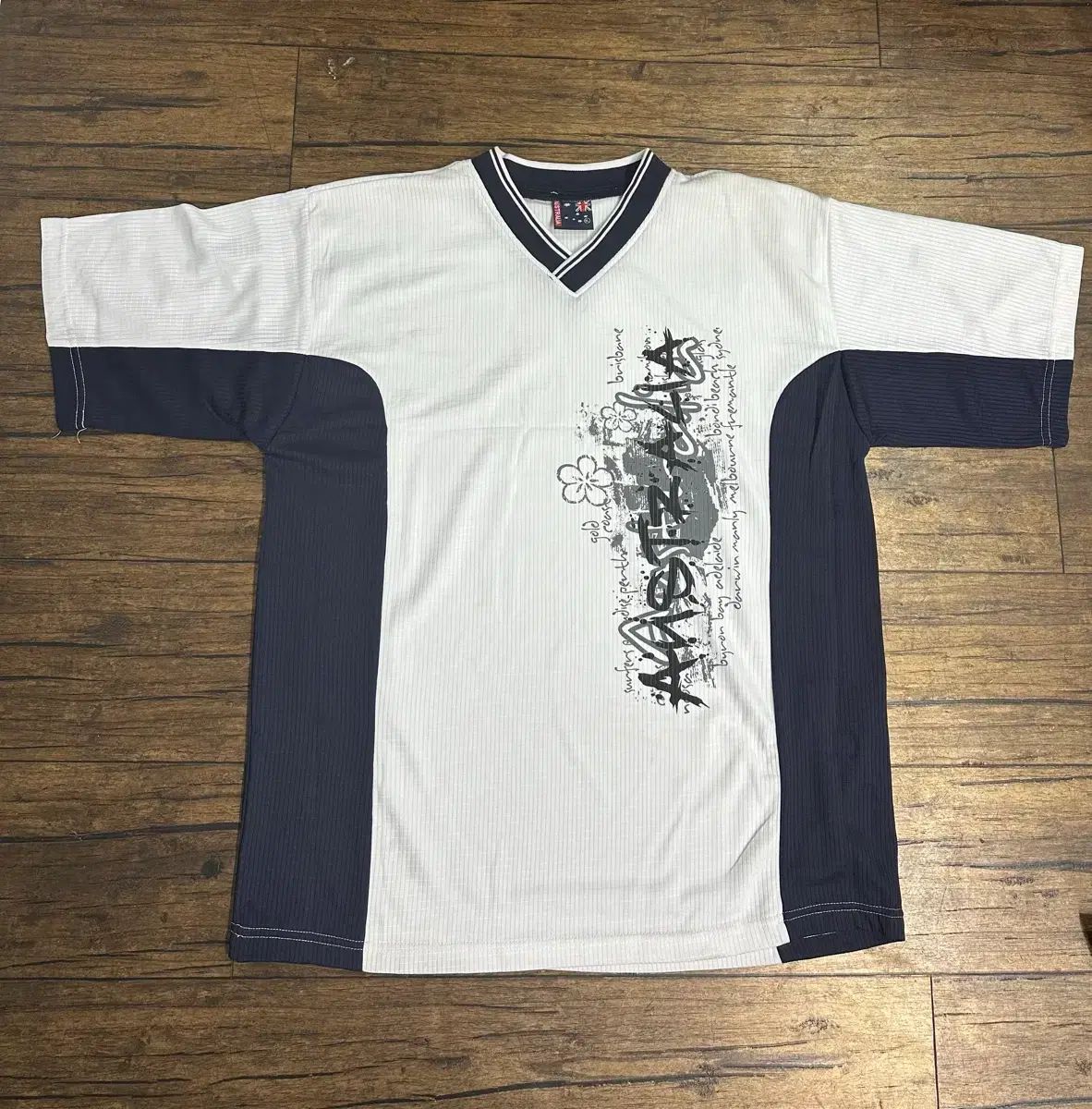Y2K オーストラリア サーフィン Vネック 機能性 Tシャツ XL 新品