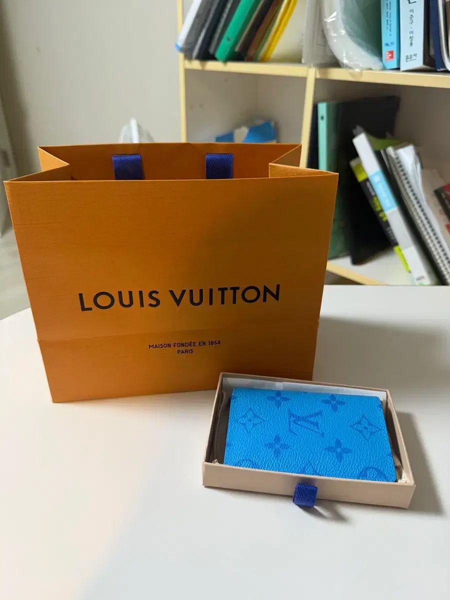 26年 新作 Louis Vuitton ルイヴィトン モノグラム カードウォレット 出品