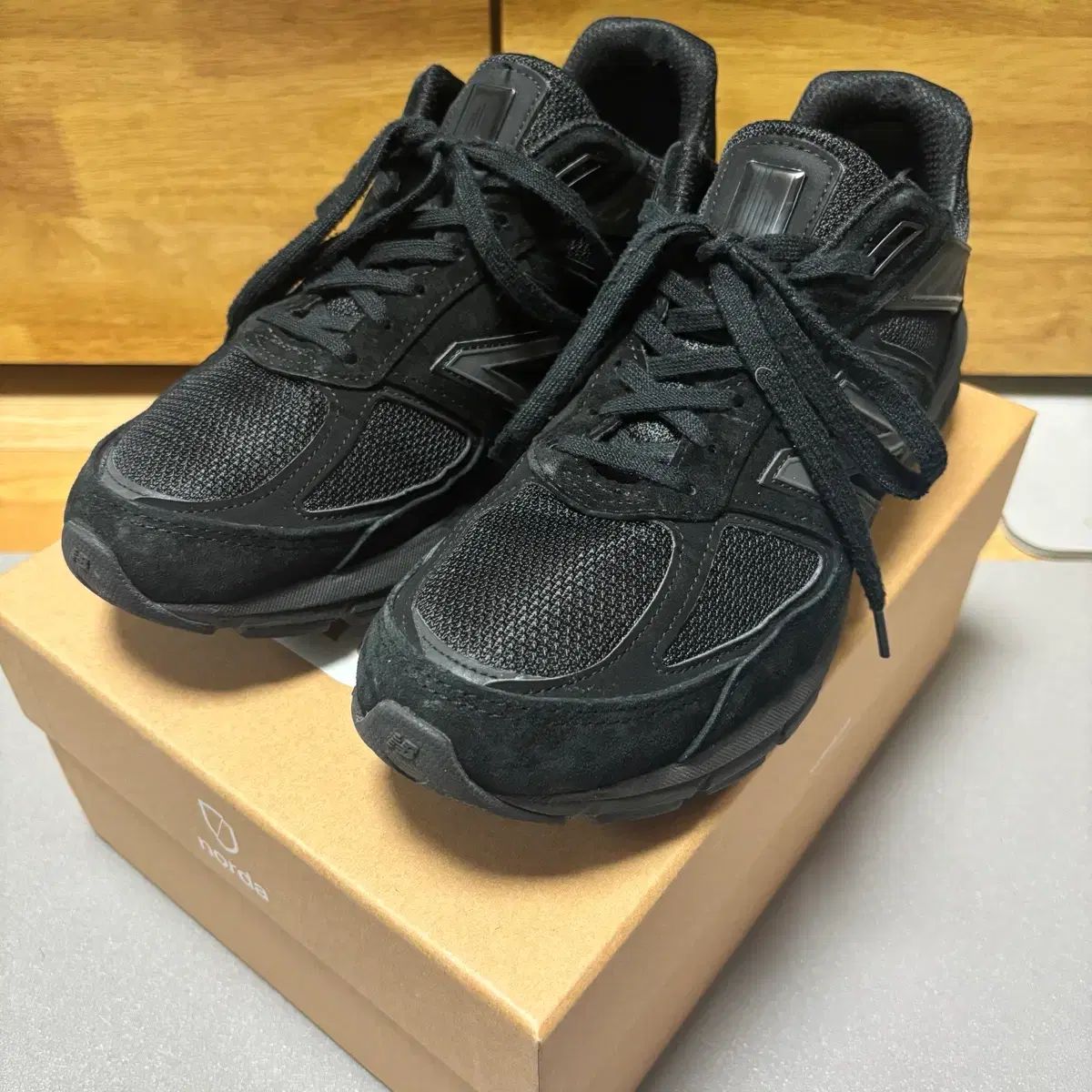 270 ニューバランス 990v5 トリプルブラック 31,431円