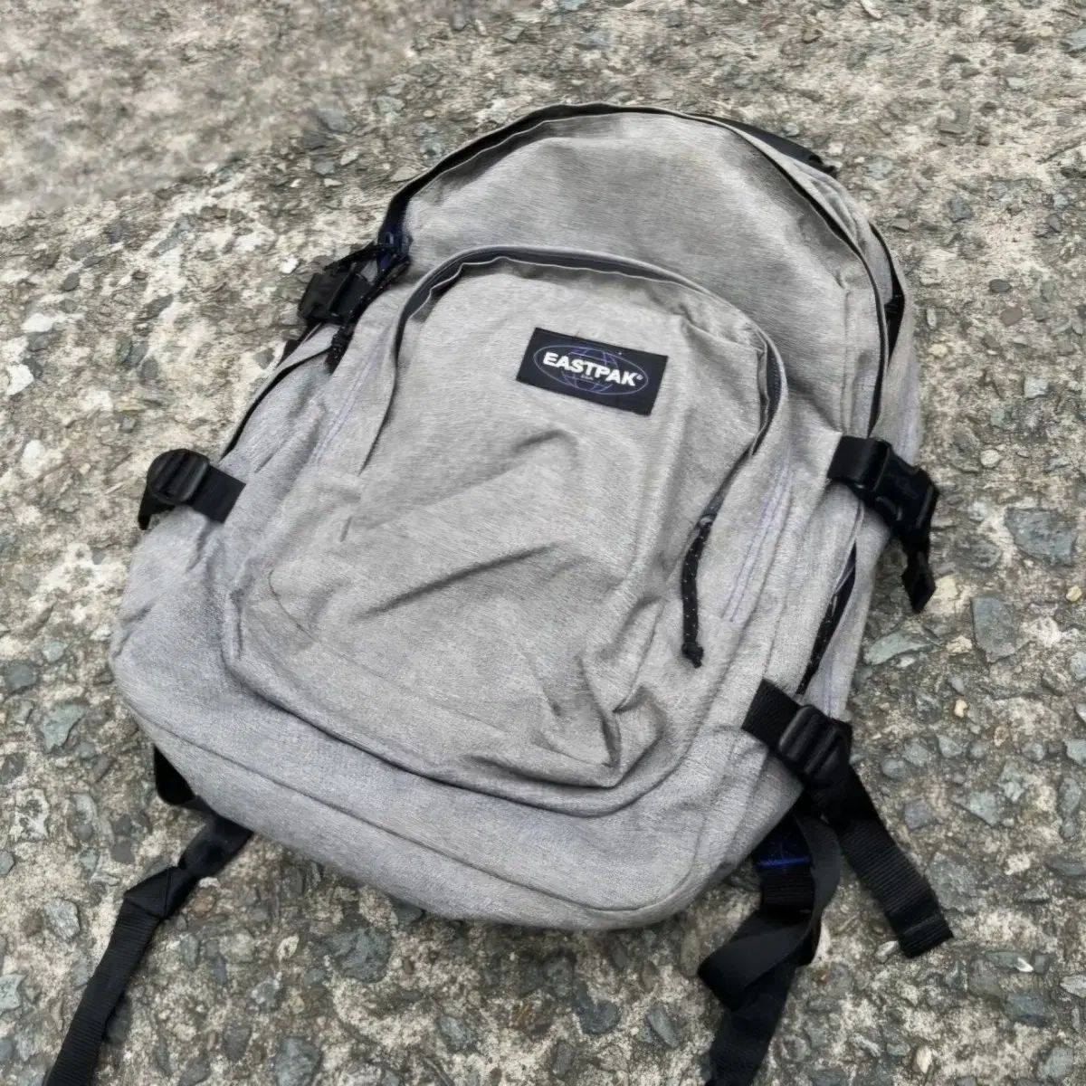 EASTPAK バックパック グレー