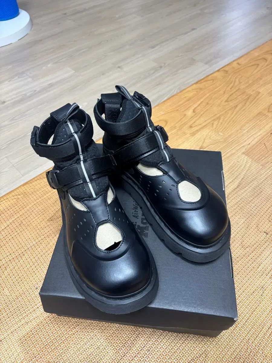 DR. MARTENS ドクターマーチン VENT XX01 BLACK