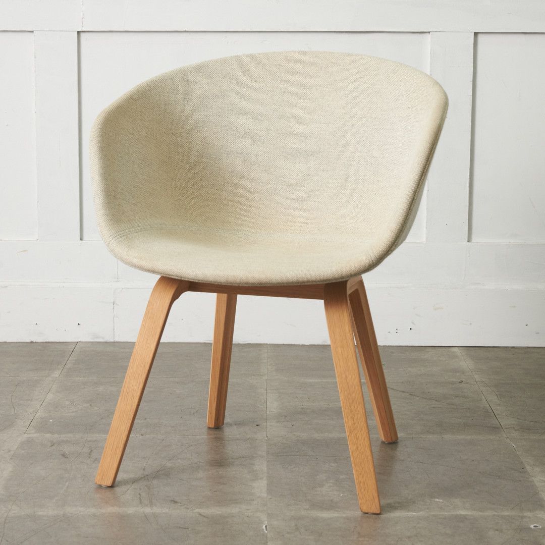 HAY ヘイ ABOUT A CHAIR アームチェア ダイニングチェア オーク アバウト ア チェア 肘掛け 椅子 無垢材 ファブリック張り 木製 95339