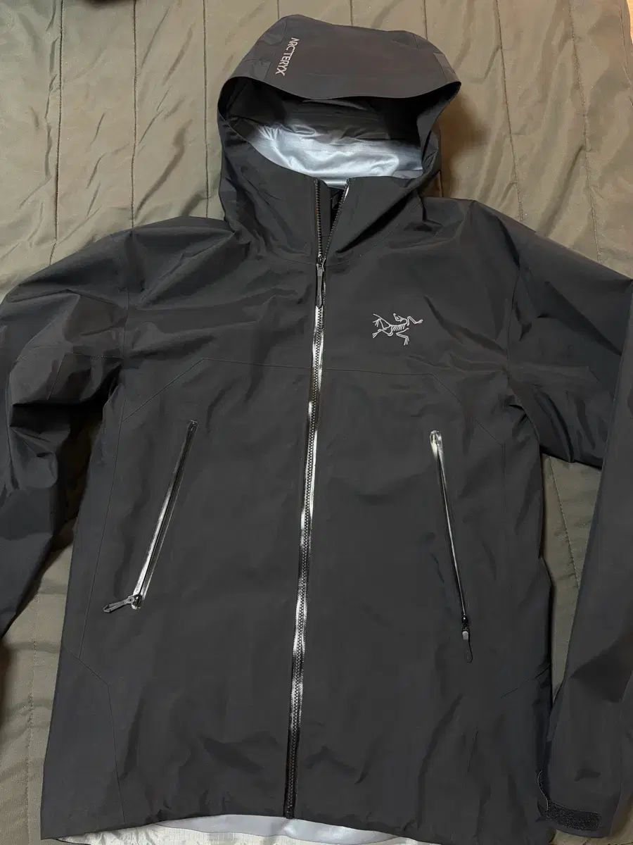 4月購入 傷なし ARC'TERYX アークテリクス ベータ ジャケット ブラック s