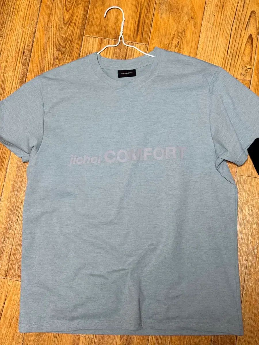 JiCHOI ジチョイ コンフォート ロゴ Tシャツ