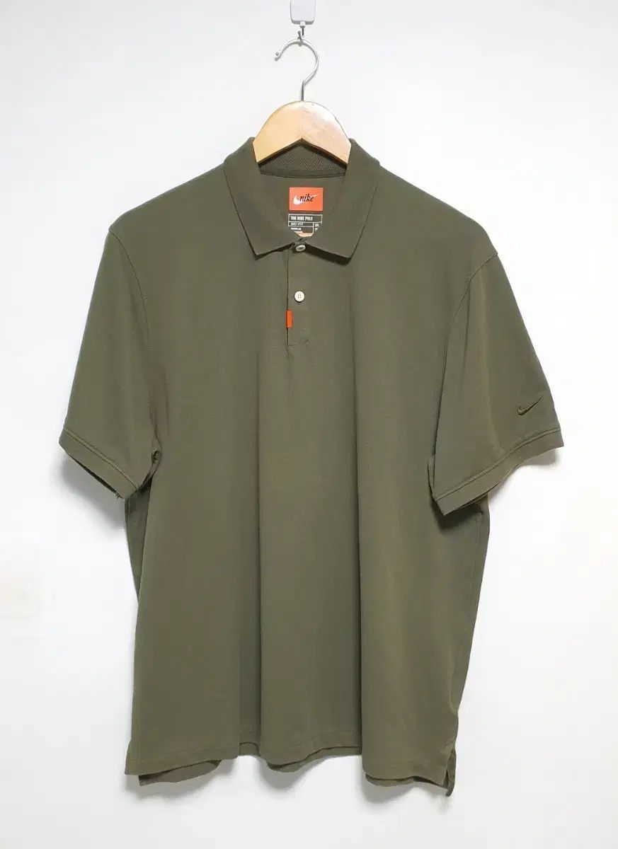 ナイキ ドライフィット 半袖 カラーTシャツ 110サイズ カーキ
