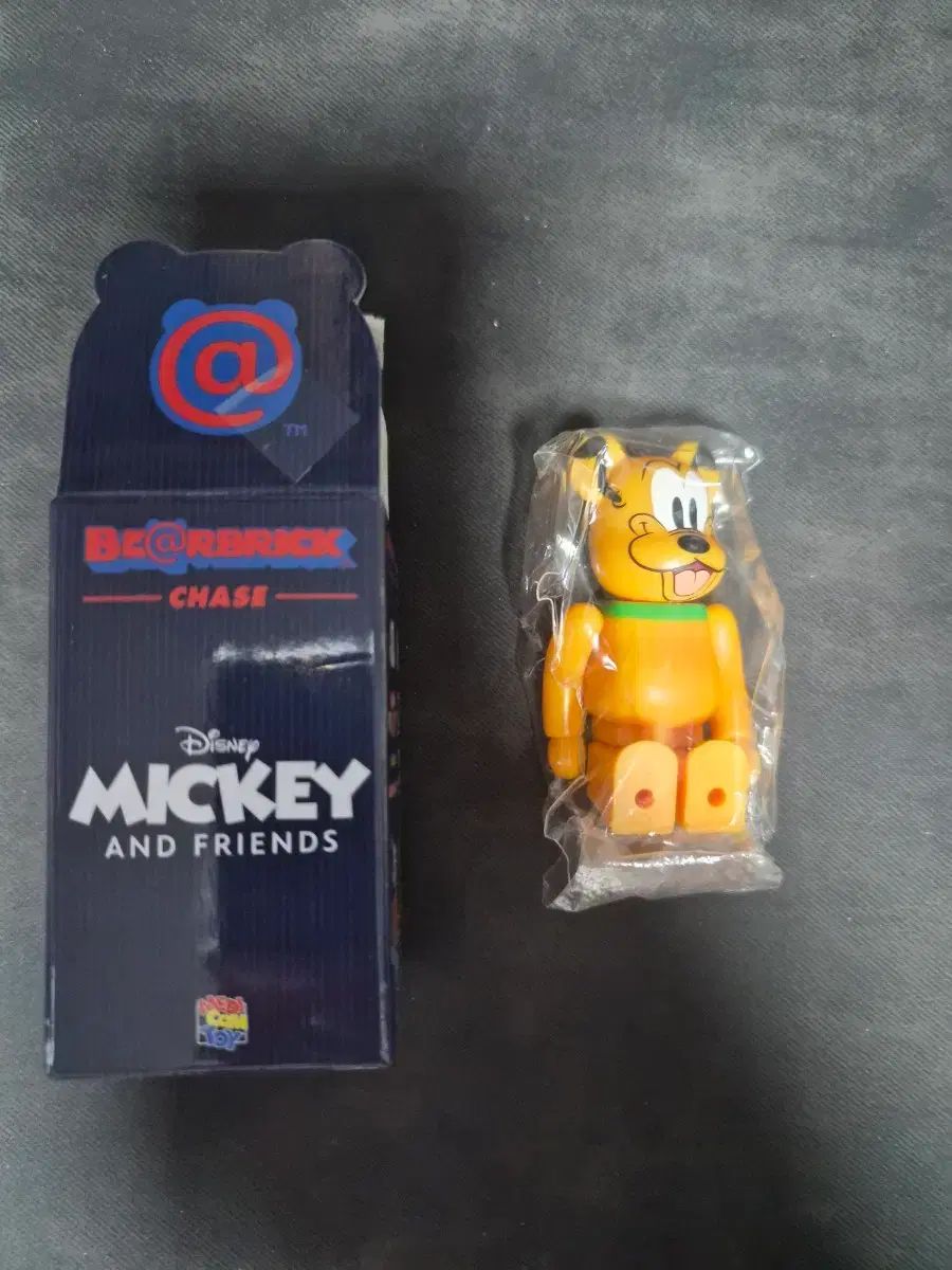 BE@RBRICK ミッキーマウス CHASE Pluto 未開封