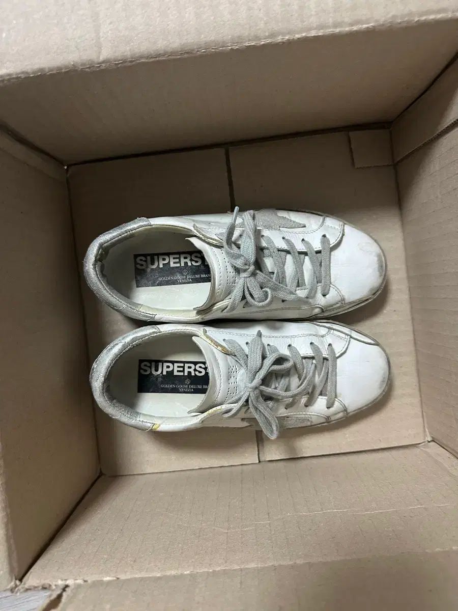 (特価) GOLDEN GOOSE ゴールデングース SuperStar 白 シルバースニーカー
