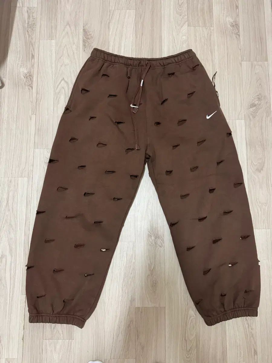 ナイキ JACQUEMUS ジャックムス スウェットパンツ(L)