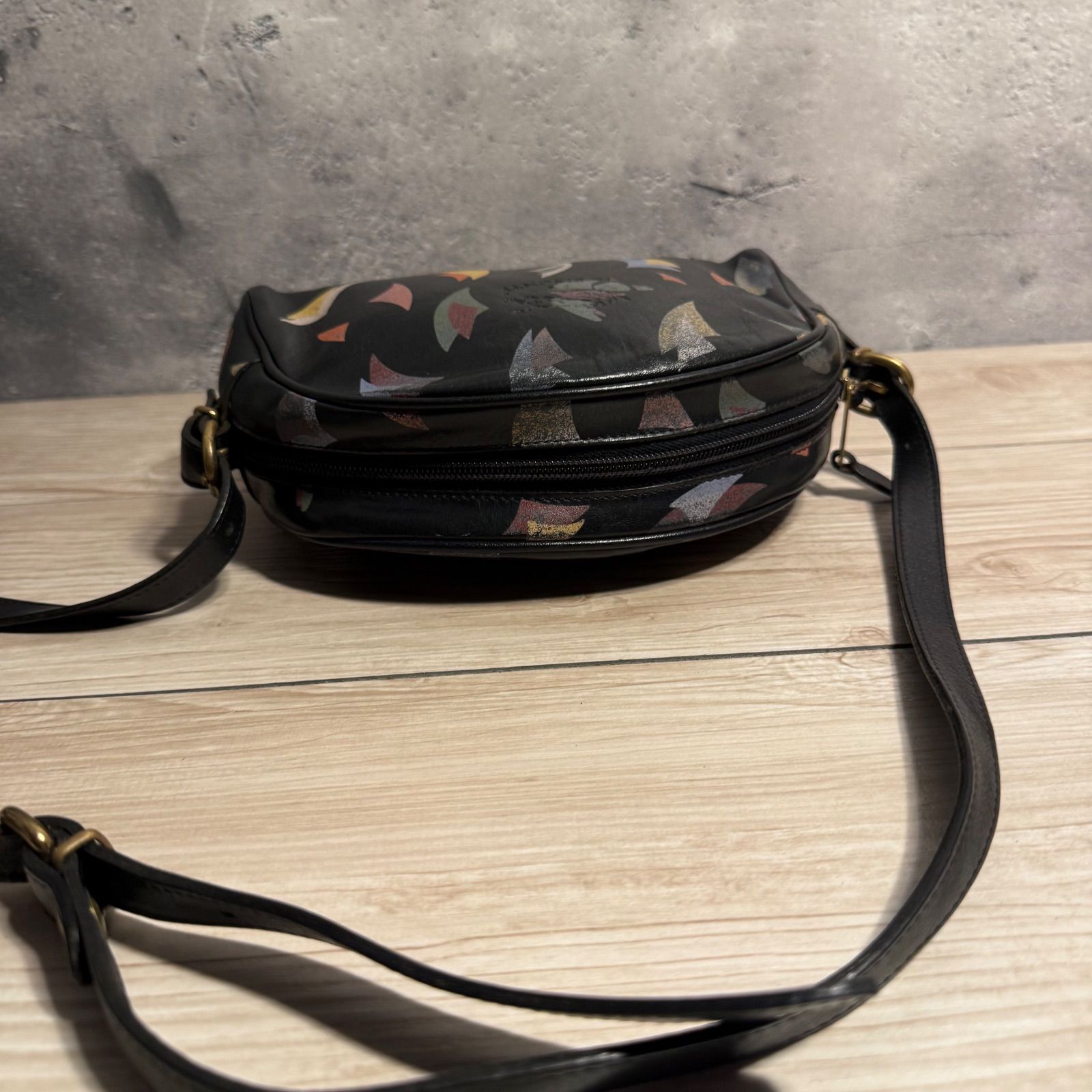✨O4-942 IL BISONTE 日本限定 ワニーコレクション レザー ショルダー 